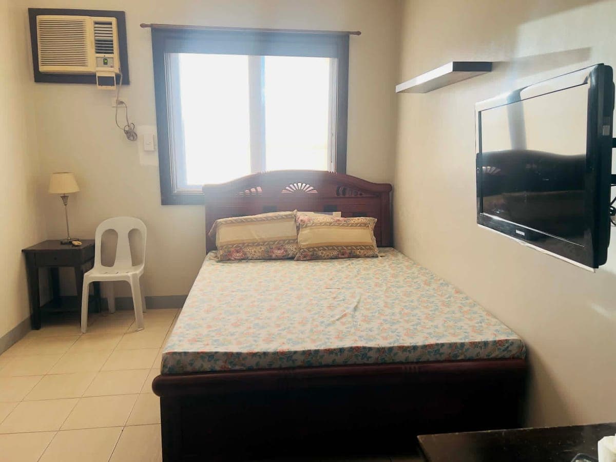 Semi-furnished Persimmon Mabolo studio unit, available now!!! - photo 5