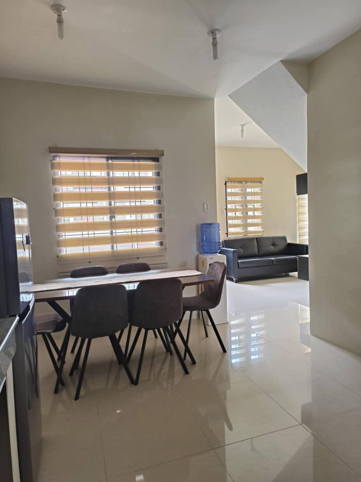4BEDROOMS HOUSE FOR RENT TALISAY - photo 1