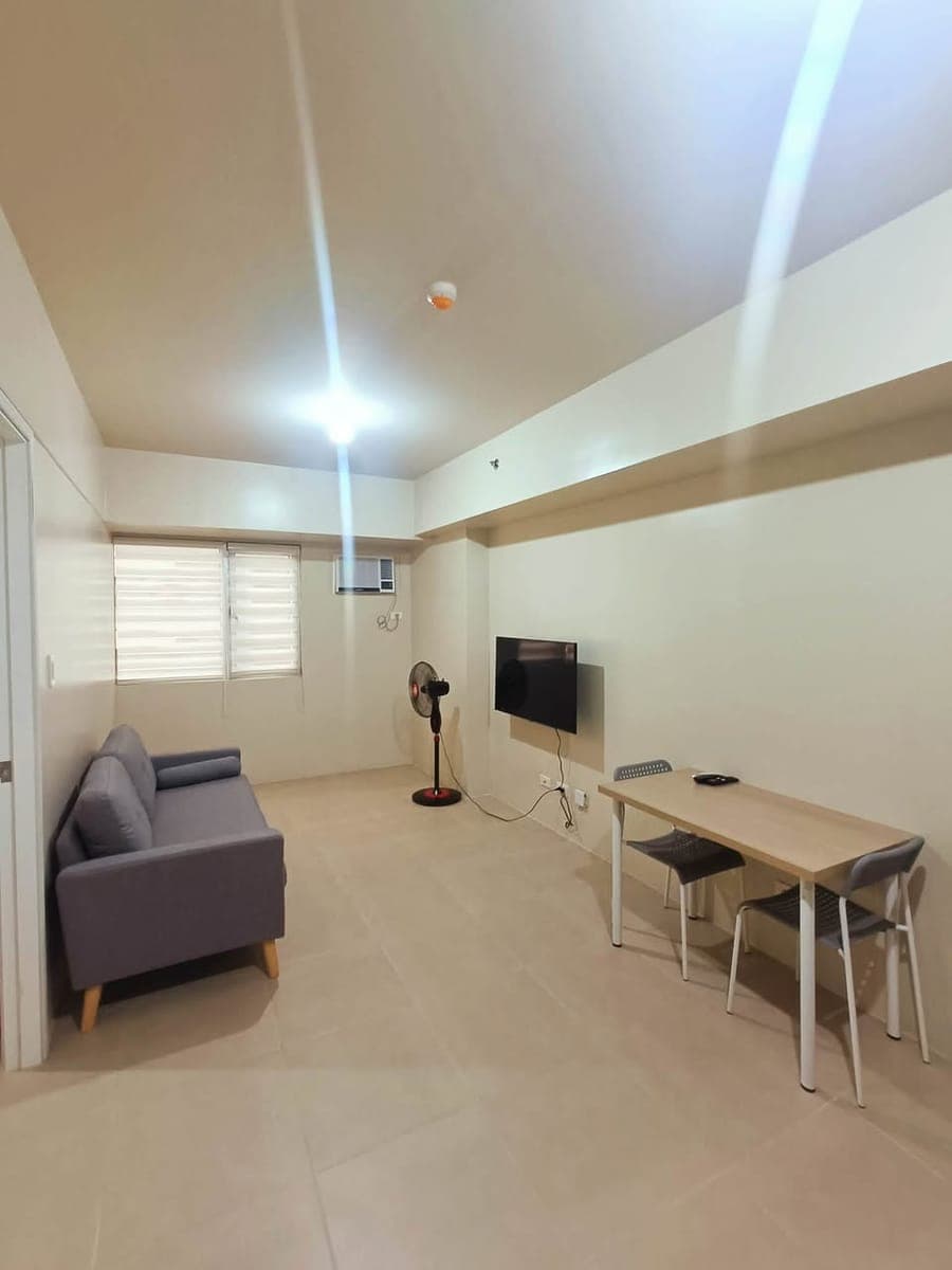 1BR Condo For RENT in BGC Uptown Area - photo 1