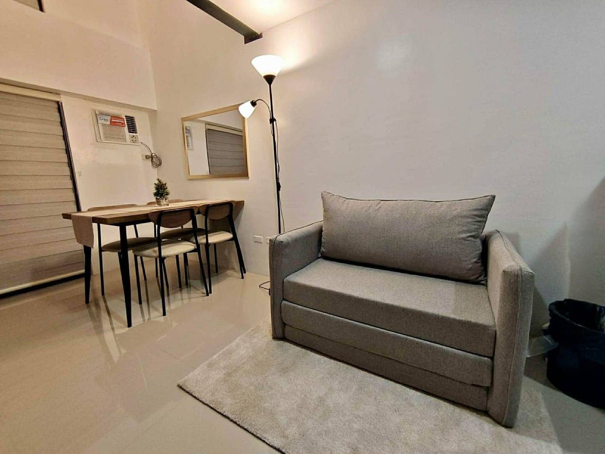 FOR RENT BLOQ MANDAUE LOFT TYPE - photo 2
