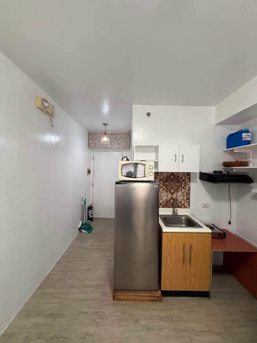 Studio Condo Unit for Rent - photo 2