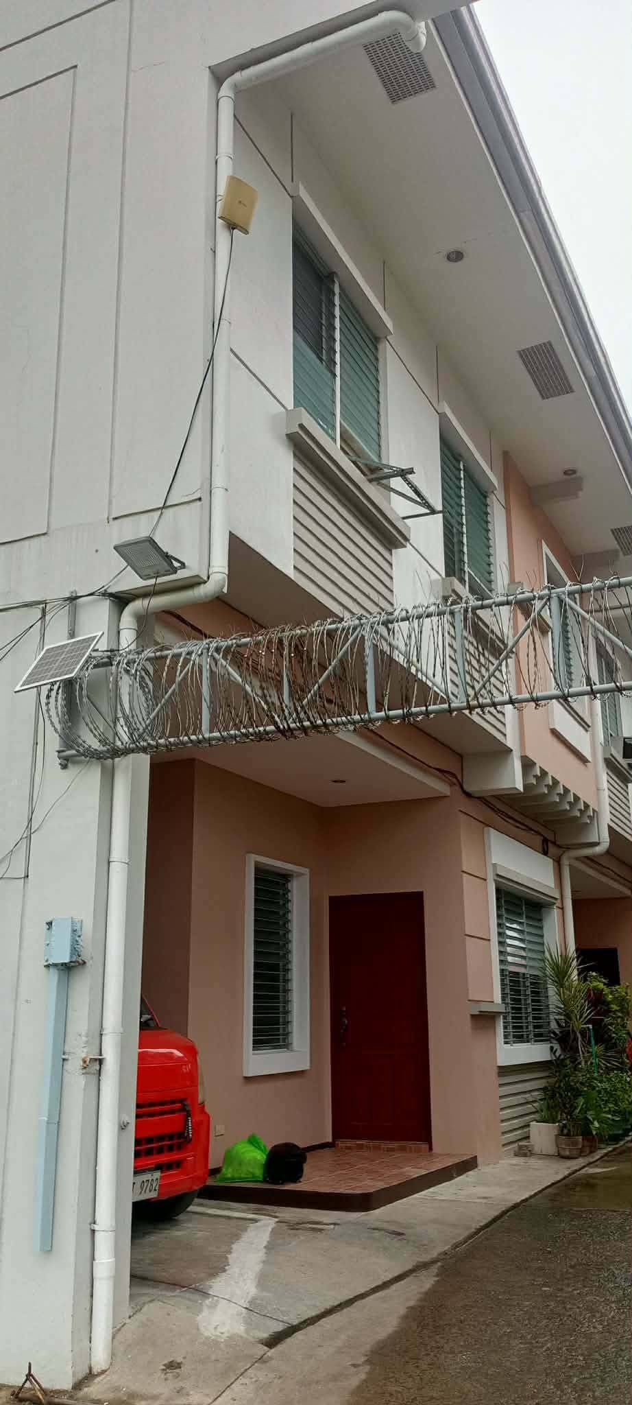 TOWNHOUSE FOR RENT, NEAR LANDERS & AYALA - photo 11