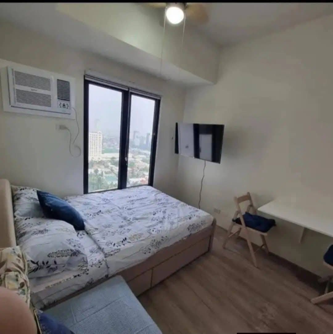 Median Condominium - photo 1