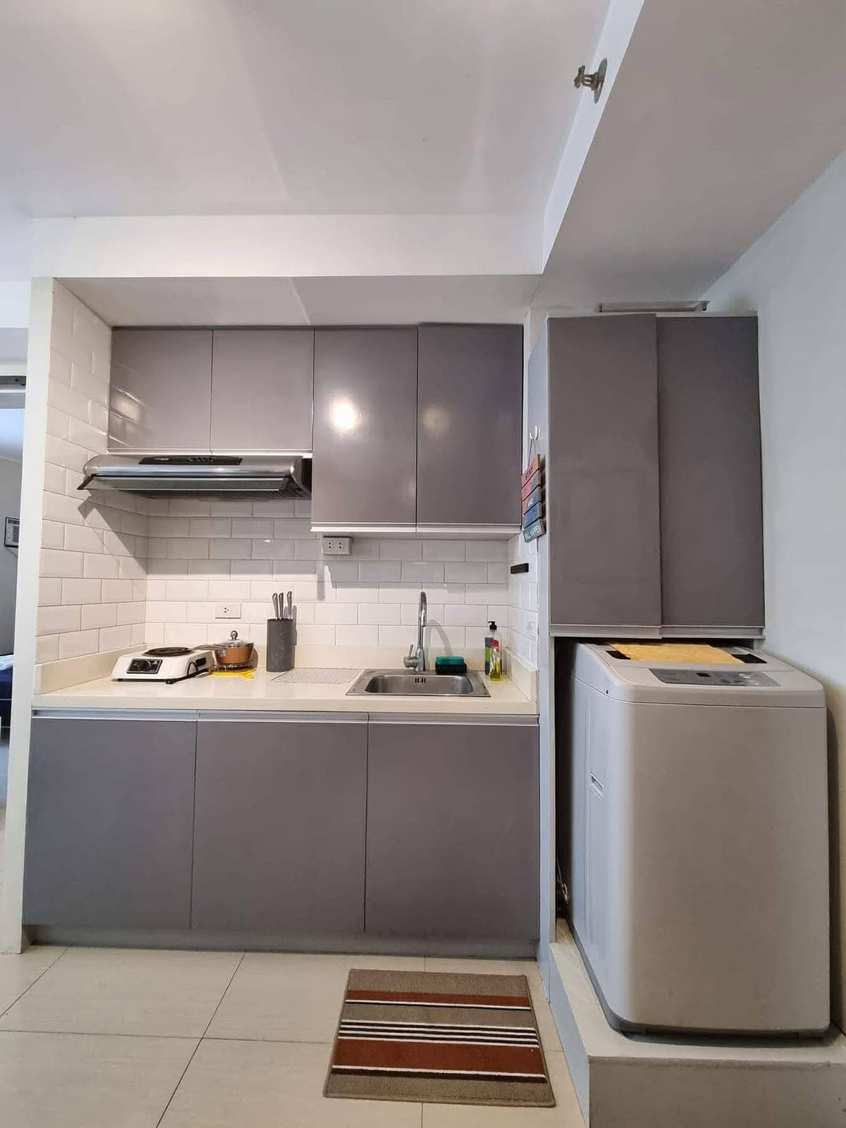 FURNISHED 1 BEDROOM Condo - photo 1