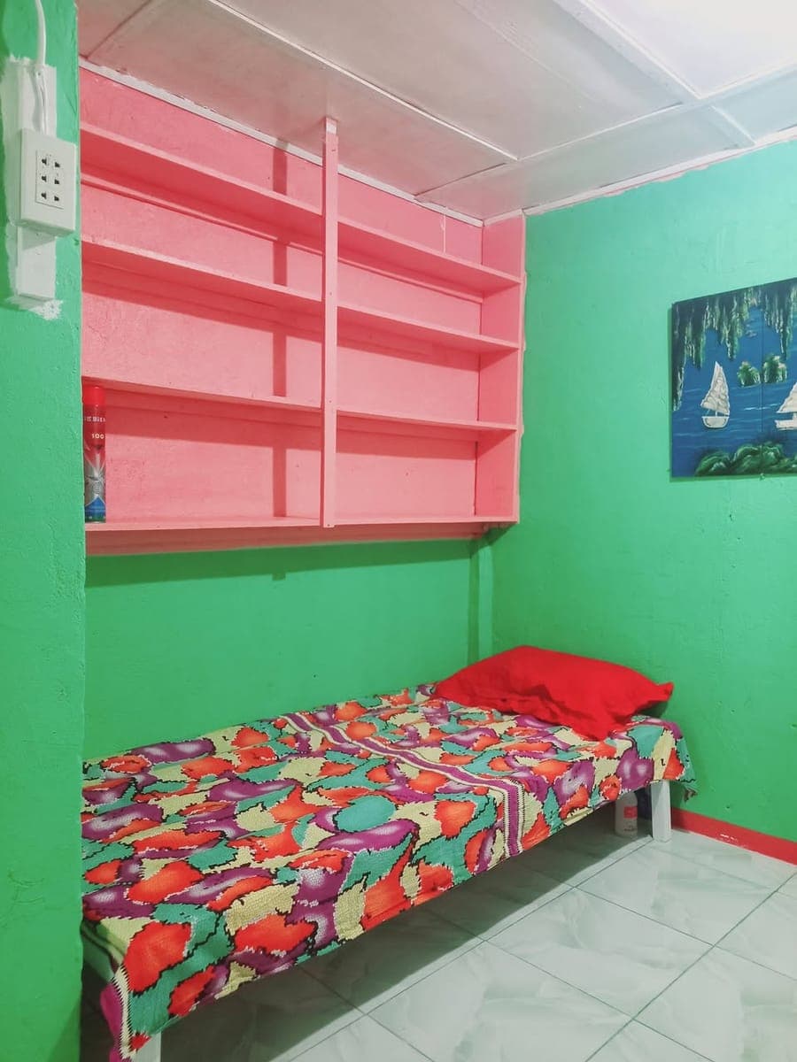 Room for rent with own sink and CR - photo 2