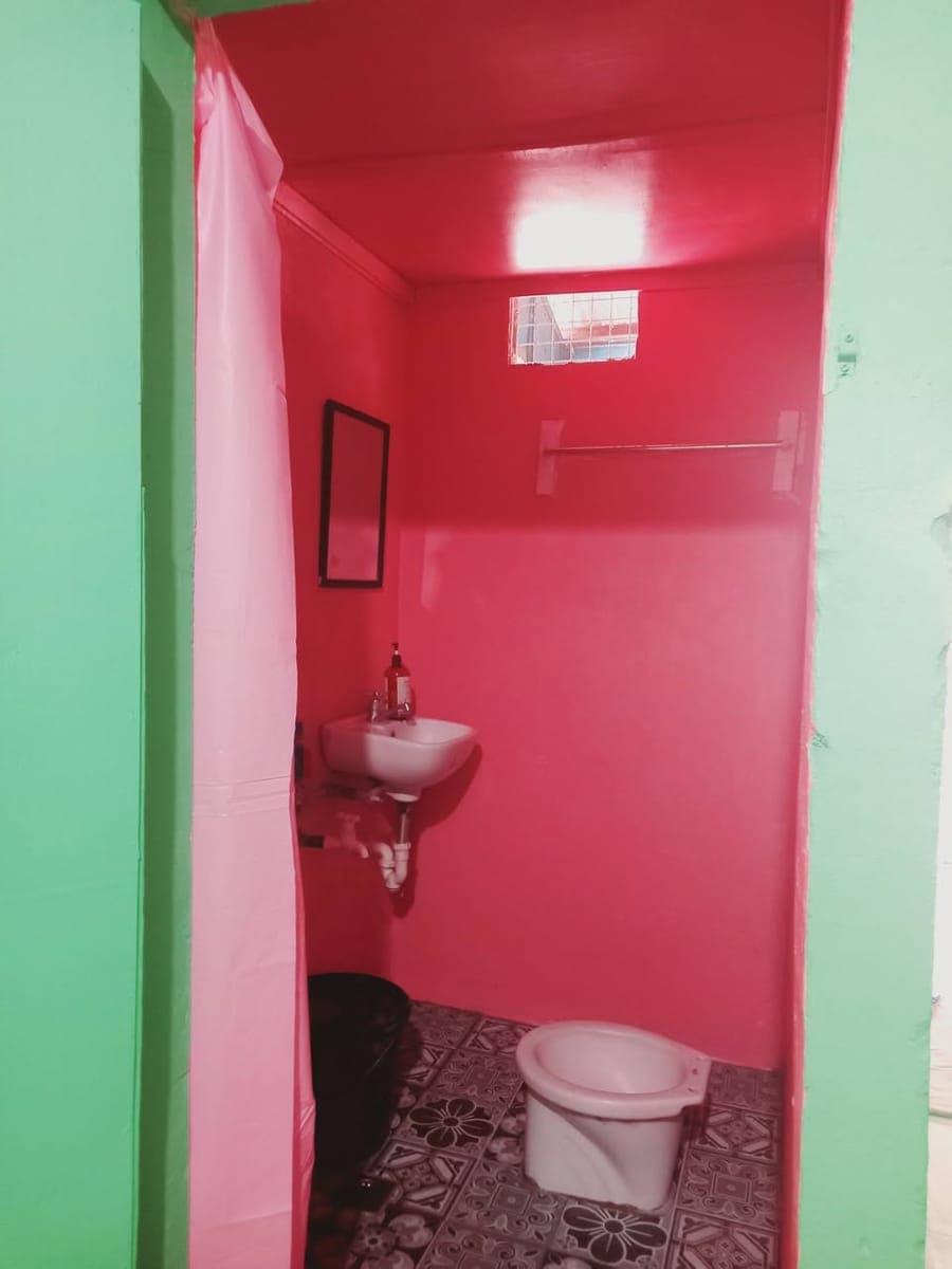 Room for rent with own sink and CR - photo 4