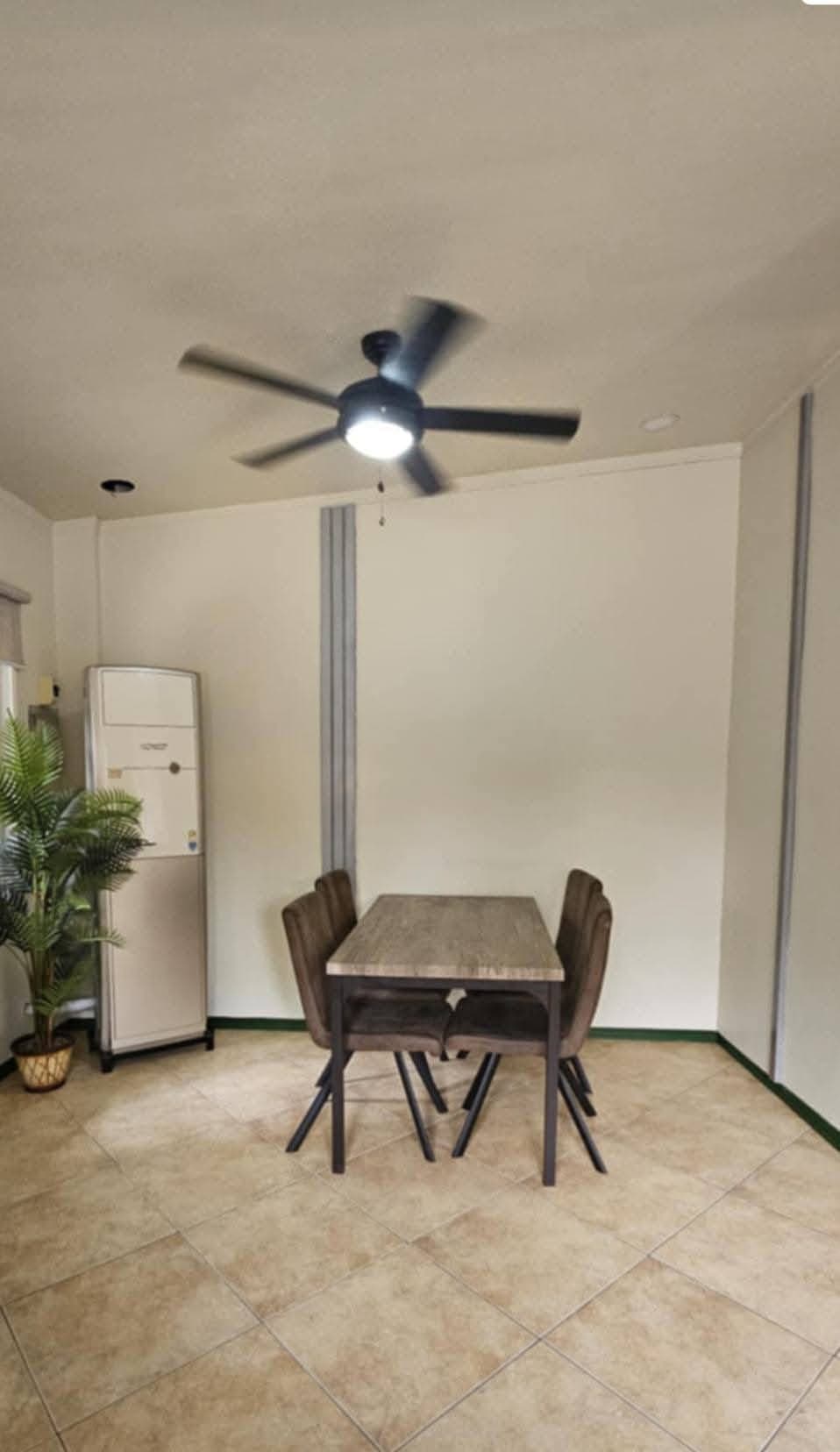 FULLY FURNISHED 1- BEDROOM APARTMENT WITH PARKING FOR RENT - photo 3