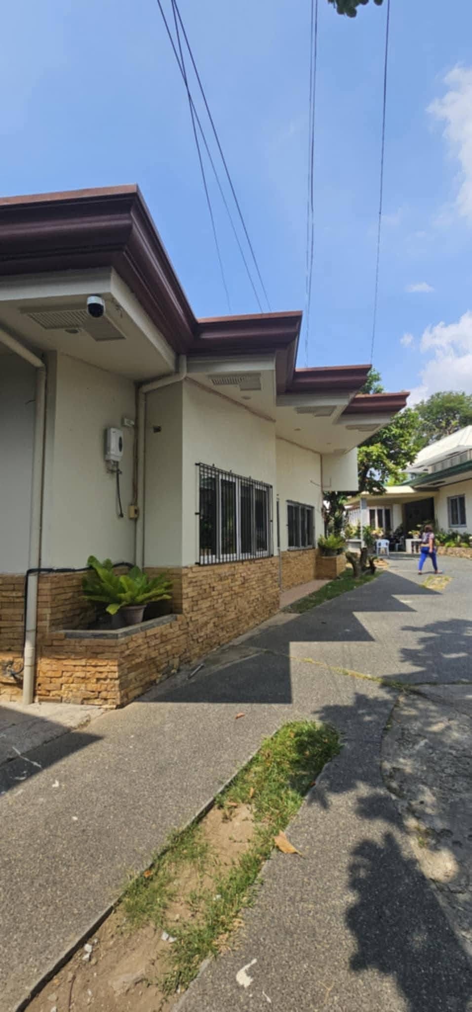 FULLY FURNISHED 1- BEDROOM APARTMENT WITH PARKING FOR RENT - photo 6