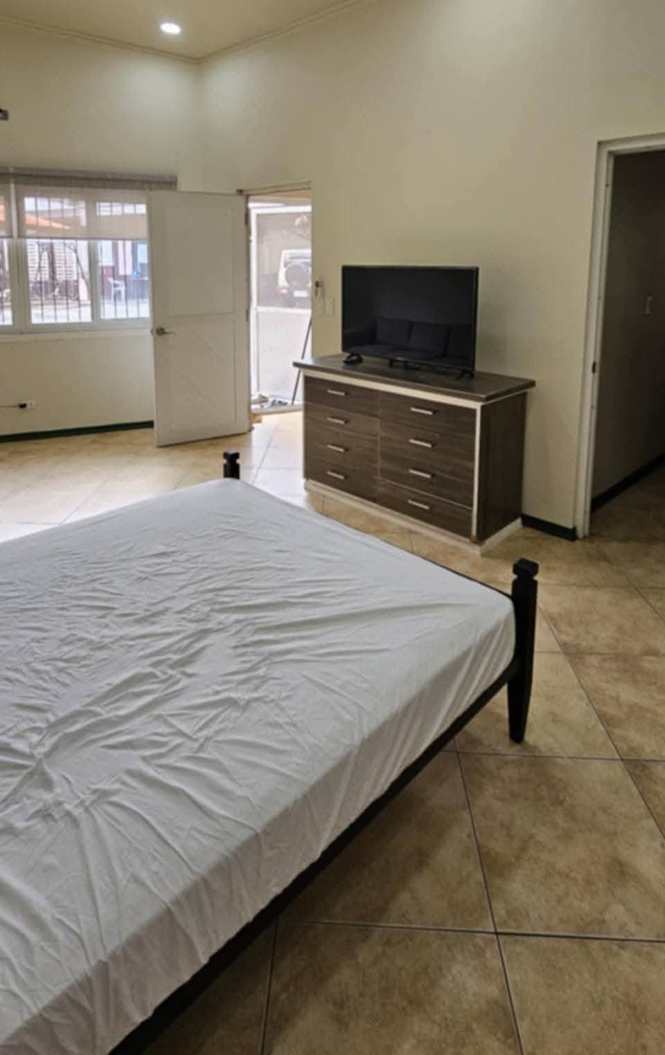 FULLY FURNISHED 1- BEDROOM APARTMENT WITH PARKING FOR RENT - photo 8