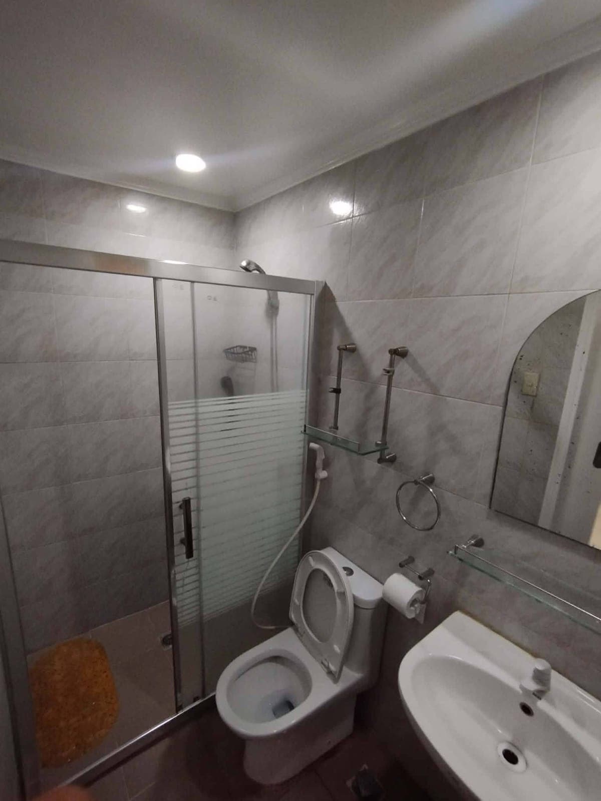 For Rent 3 Bedrooms Fully Furnished 2 Storey House @P20K/mo in Portville Mactan - photo 4