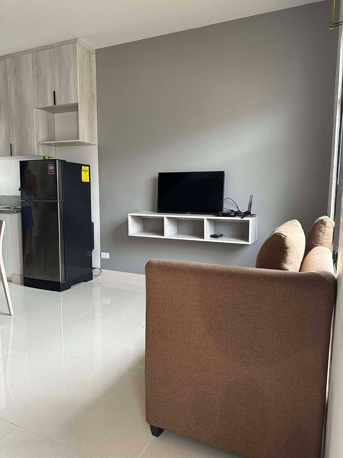 For rent 2 storey unit - photo 4