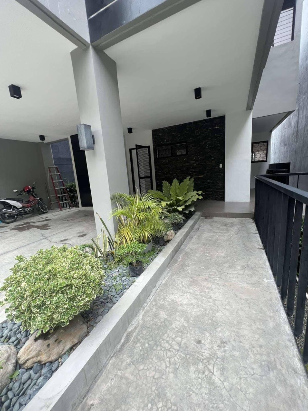 Direct 📩 🌟 Overlooking House For Sale or For Rent in Vista Grande Talisay Cebu 🌟 - photo 6