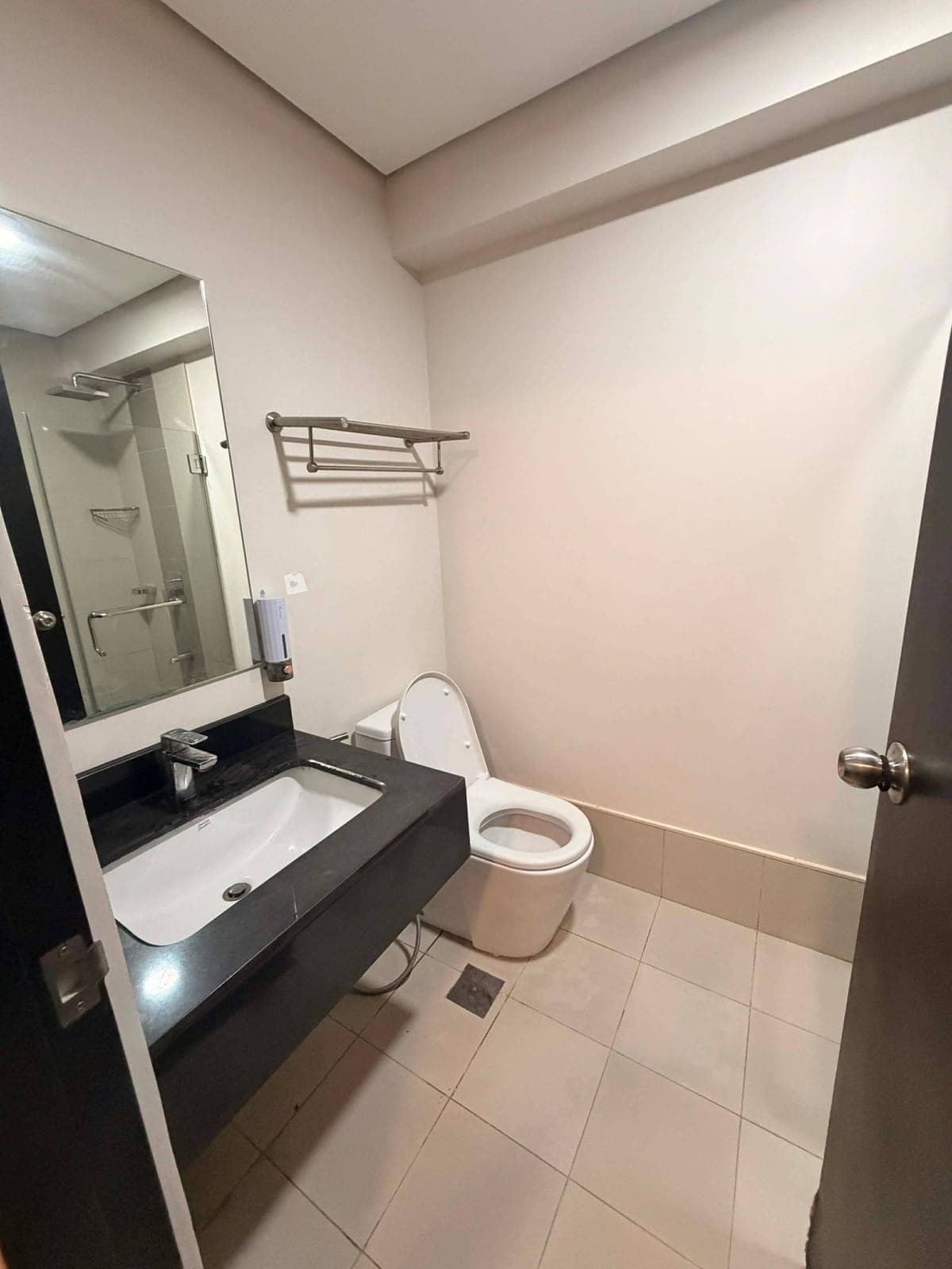 For Rent: Fully Furnished Studiom Unit in Solinea Tower 2 - photo 3