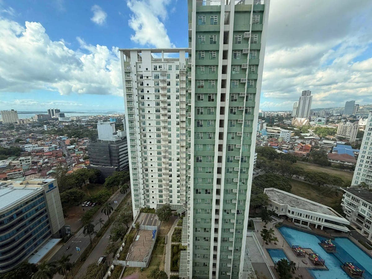 For Rent: Fully Furnished Studiom Unit in Solinea Tower 2 - photo 8