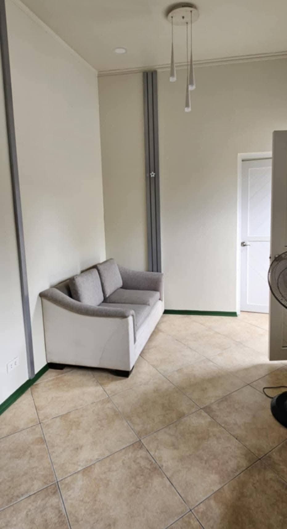 FULLY FURNISHED 1- BEDROOM APARTMENT WITH PARKING FOR RENT - photo 2