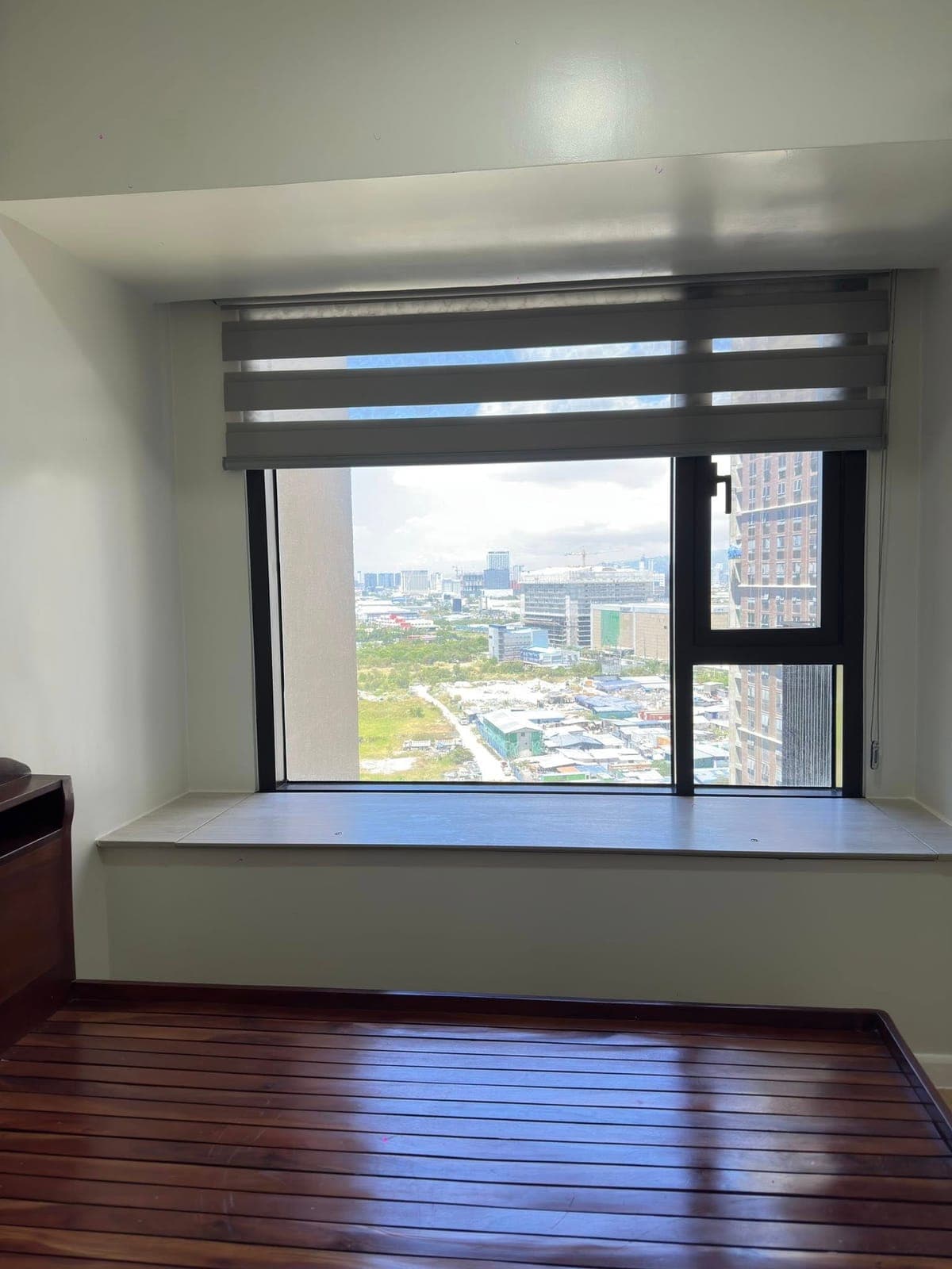 1 BR CORNER FOR RENT ₱40k Include Condo dues ( 57.23 sqm) with extra room - photo 9
