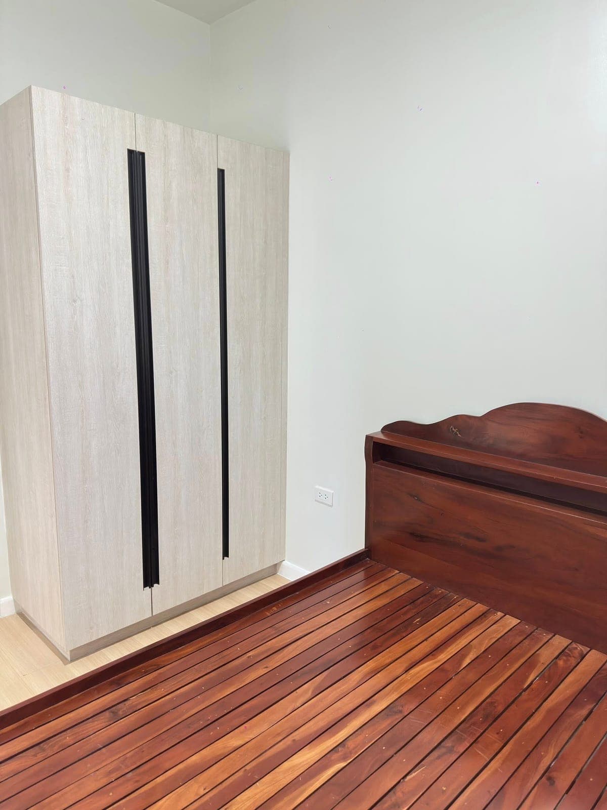 1 BR CORNER FOR RENT ₱40k Include Condo dues ( 57.23 sqm) with extra room - photo 10