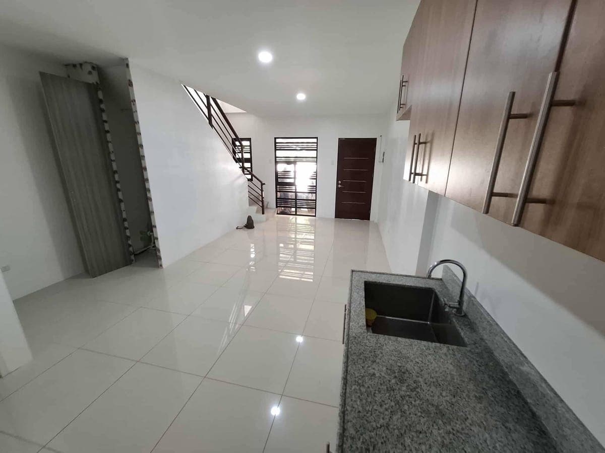 Near CIT - FOR RENT –BRANDNEW  3 Bedroom Townhouse in Anika Homes, Labangon Cebu City - photo 12