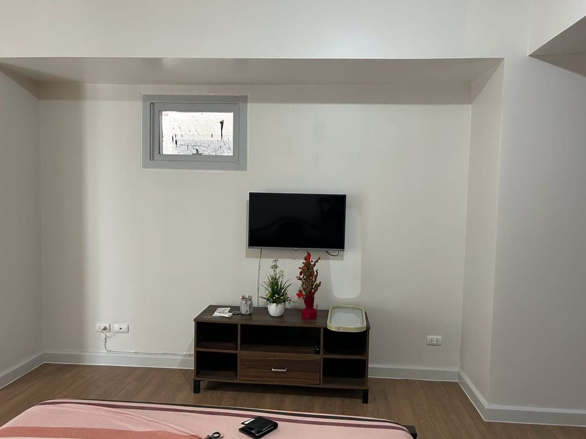 For Lease - photo 3