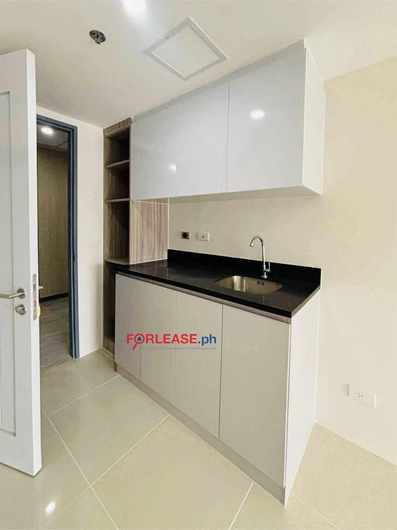 𝙁𝙊𝙍 𝙇𝙀𝘼𝙎𝙀: 𝘽𝙧𝙖𝙣𝙙 𝙉𝙚𝙬 𝙐𝙣𝙛𝙪𝙧𝙣𝙞𝙨𝙝𝙚𝙙 𝙎𝙩𝙪𝙙𝙞𝙤 𝙞𝙣 𝙅𝙏𝙤𝙬𝙚𝙧 𝙍𝙚𝙨𝙞�... - photo 2