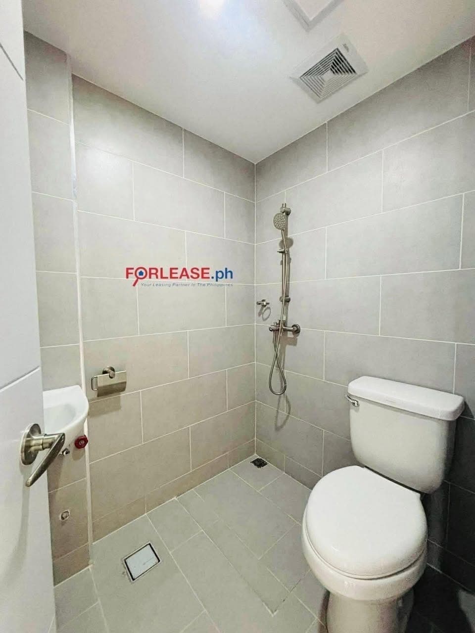 𝙁𝙊𝙍 𝙇𝙀𝘼𝙎𝙀: 𝘽𝙧𝙖𝙣𝙙 𝙉𝙚𝙬 𝙐𝙣𝙛𝙪𝙧𝙣𝙞𝙨𝙝𝙚𝙙 𝙎𝙩𝙪𝙙𝙞𝙤 𝙞𝙣 𝙅𝙏𝙤𝙬𝙚𝙧 𝙍𝙚𝙨𝙞�... - photo 4