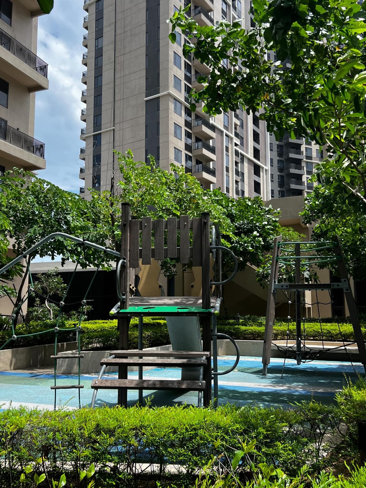 Mandani Bay Studio unit available for rent fully furnished with seaview . Pm if interested - photo 14