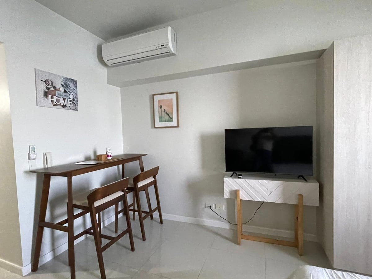 Mandani Bay Studio unit available for rent fully furnished with seaview . Pm if interested - photo 9