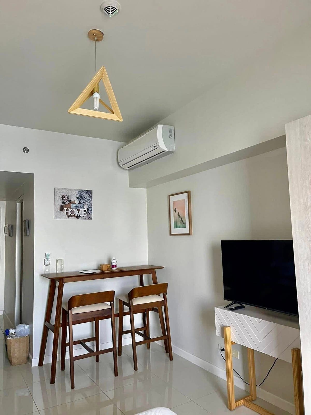 MANDANI STUDIO  SEA VIEW FOR RENT At ₱25k Including condo Association Dues - photo 1