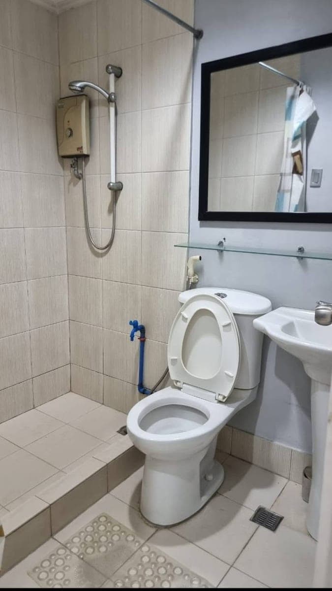 For Lease - photo 4
