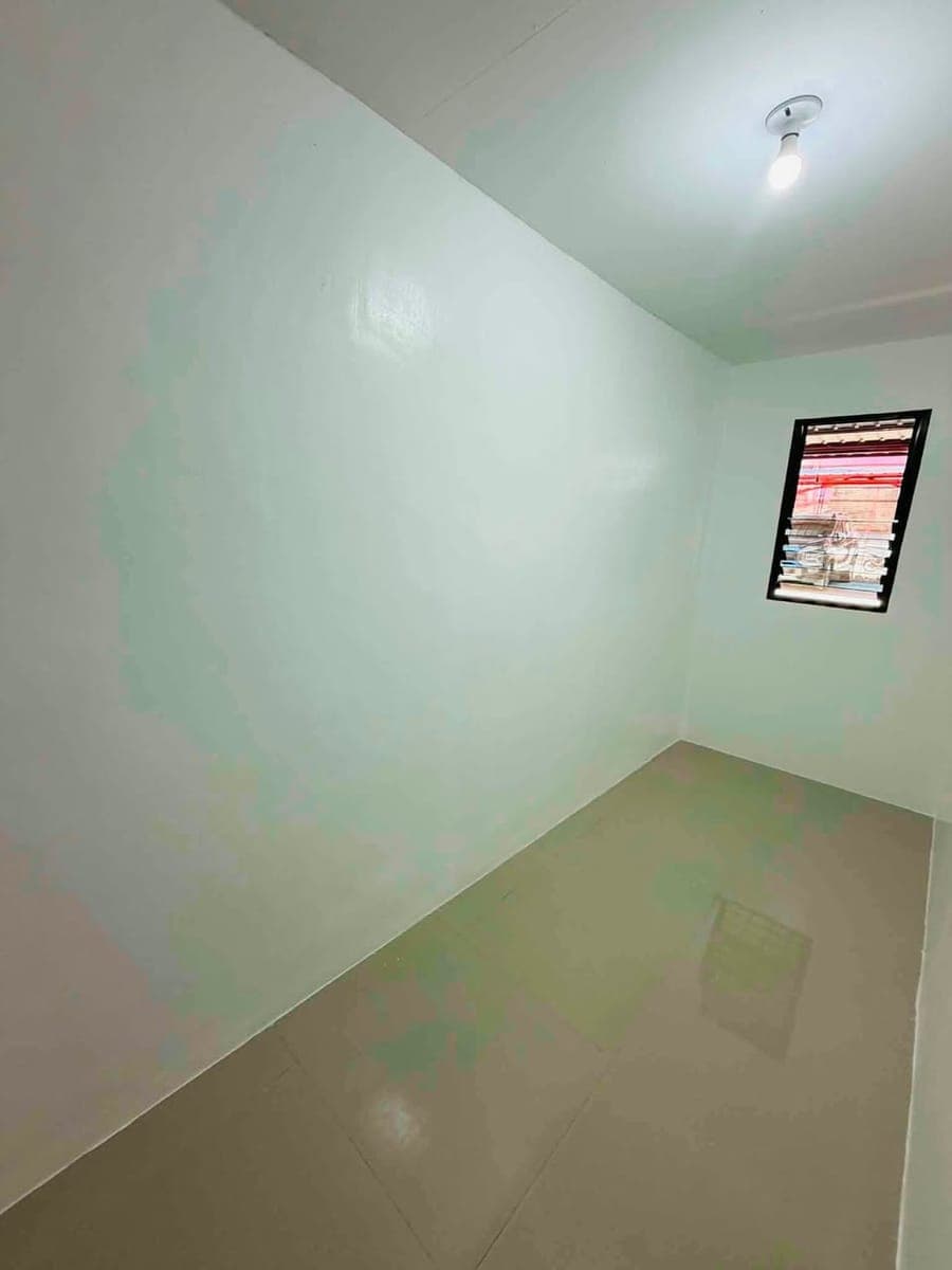 Newly built 1 bed room  apt for rent located at saint michael subd brgy san miguel taguig city for t... - photo 1