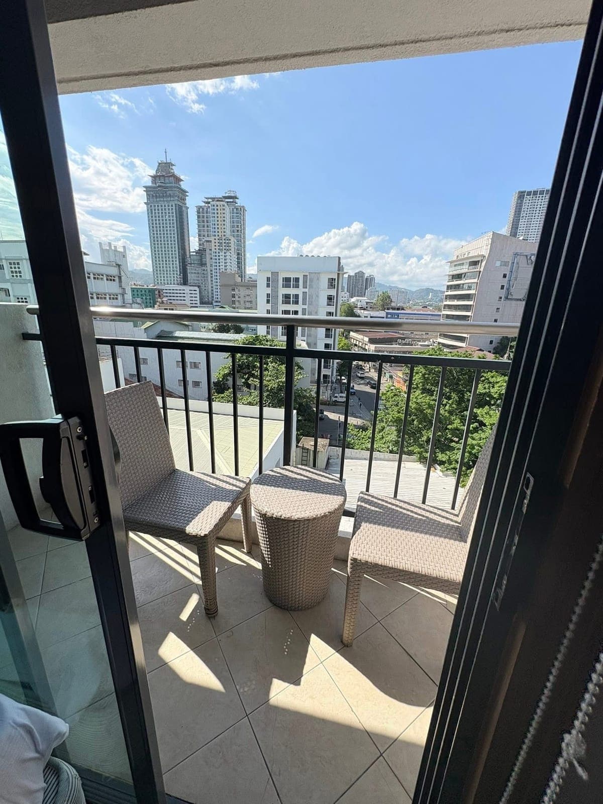 ✨ 𝐅𝐎𝐑 𝐑𝐄𝐍𝐓: FURNISHED STUDIO UNIT with Balcony (City View)✨Walking Distance to VELEZ SCHOOL and FUENTE - photo 6