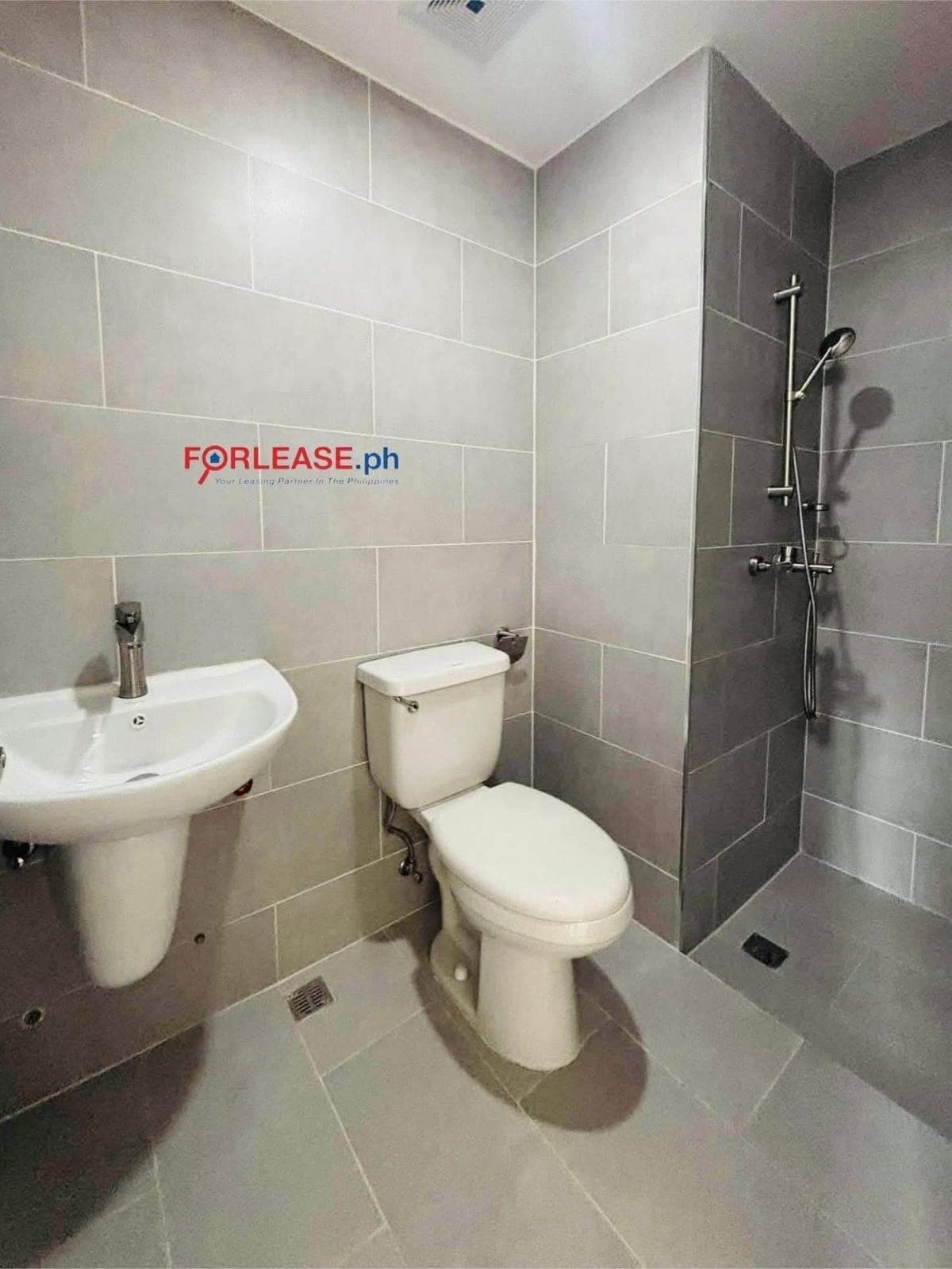 𝙁𝙊𝙍 𝙇𝙀𝘼𝙎𝙀: 𝘽𝙧𝙖𝙣𝙙 𝙉𝙚𝙬 𝙐𝙣𝙛𝙪𝙧𝙣𝙞𝙨𝙝𝙚𝙙 𝙎𝙩𝙪𝙙𝙞𝙤 𝙞𝙣 𝙅𝙏𝙤𝙬𝙚𝙧 𝙍𝙚𝙨𝙞�... - photo 1