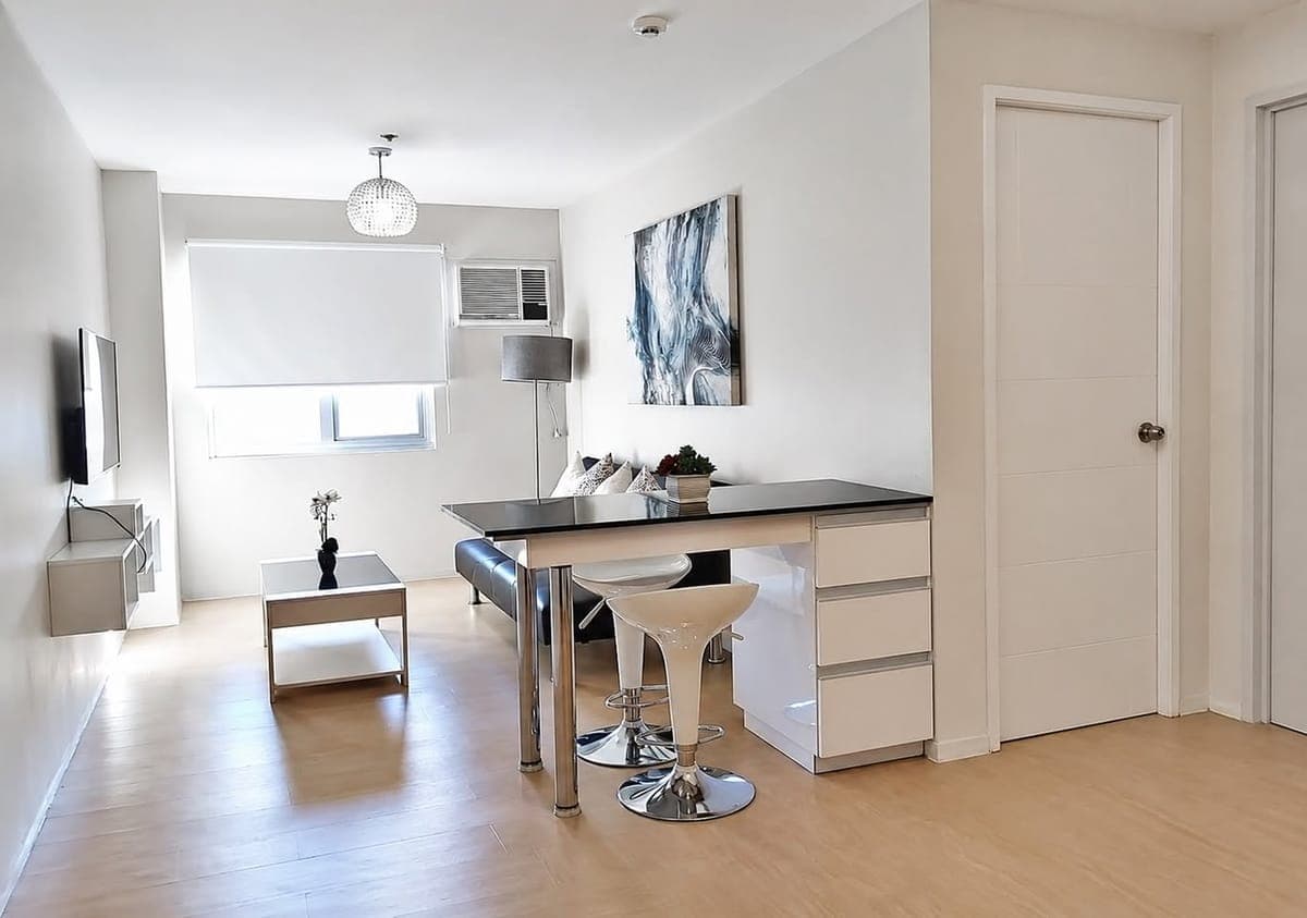 Avida Towers Cityflex BGC. Fully furnished 1 bedroom, 1 bathroom condo in Bonifacio Global City, Tag... - photo 2