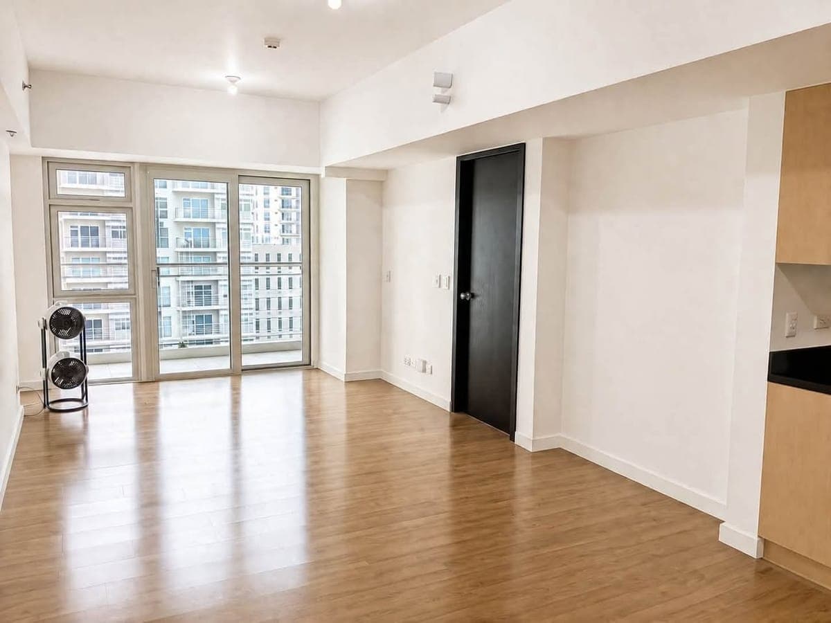 FOR RENT: THE VERANDA 1 BEDROOM - photo 1