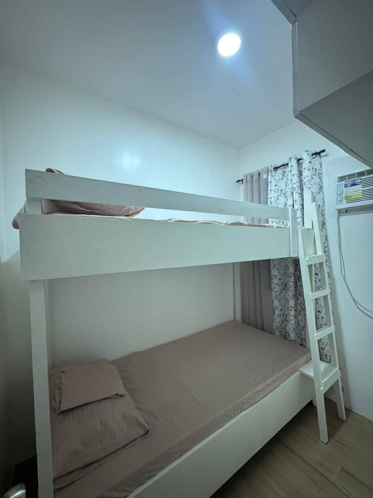 Prime Location in Barangay Tisa, Cebu City - photo 3