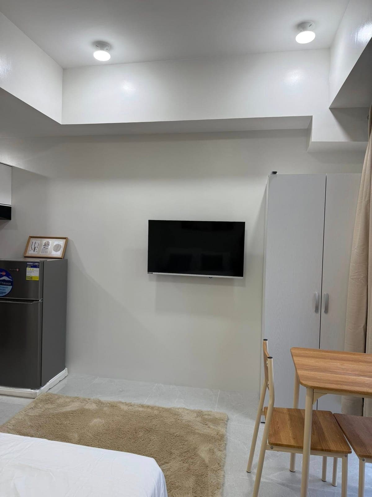 Studio at Mivela Garden Residences back of Country Mall and IT Park Lahug - photo 1