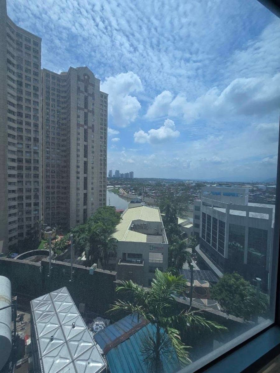 Furnished Rent-to-Own One Bedroom Condo - photo 2
