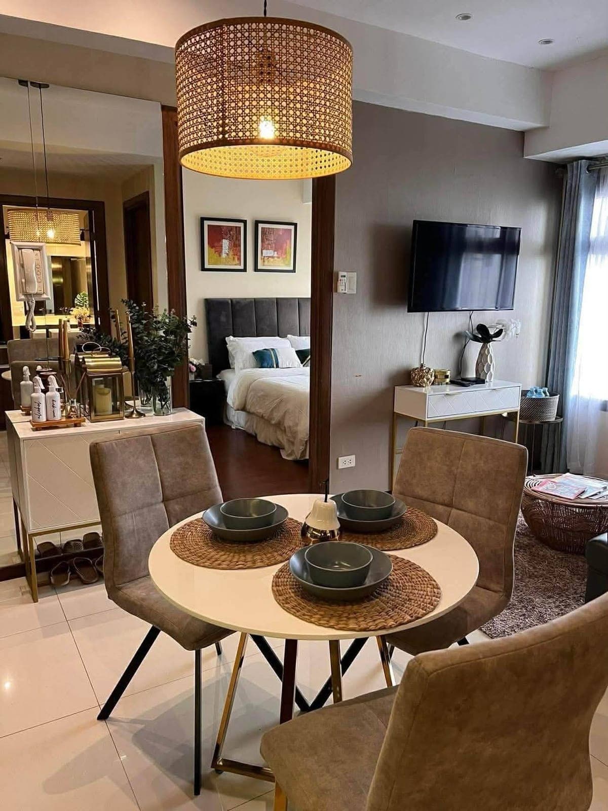 ✨ FOR RENT: 2BR CONDO WITH PARKING ✨ - photo 11