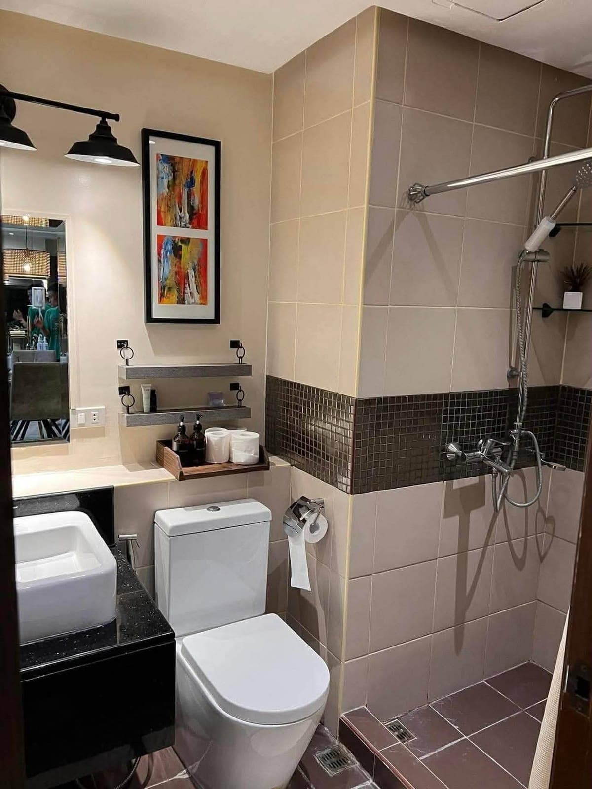 ✨ FOR RENT: 2BR CONDO WITH PARKING ✨ - photo 6