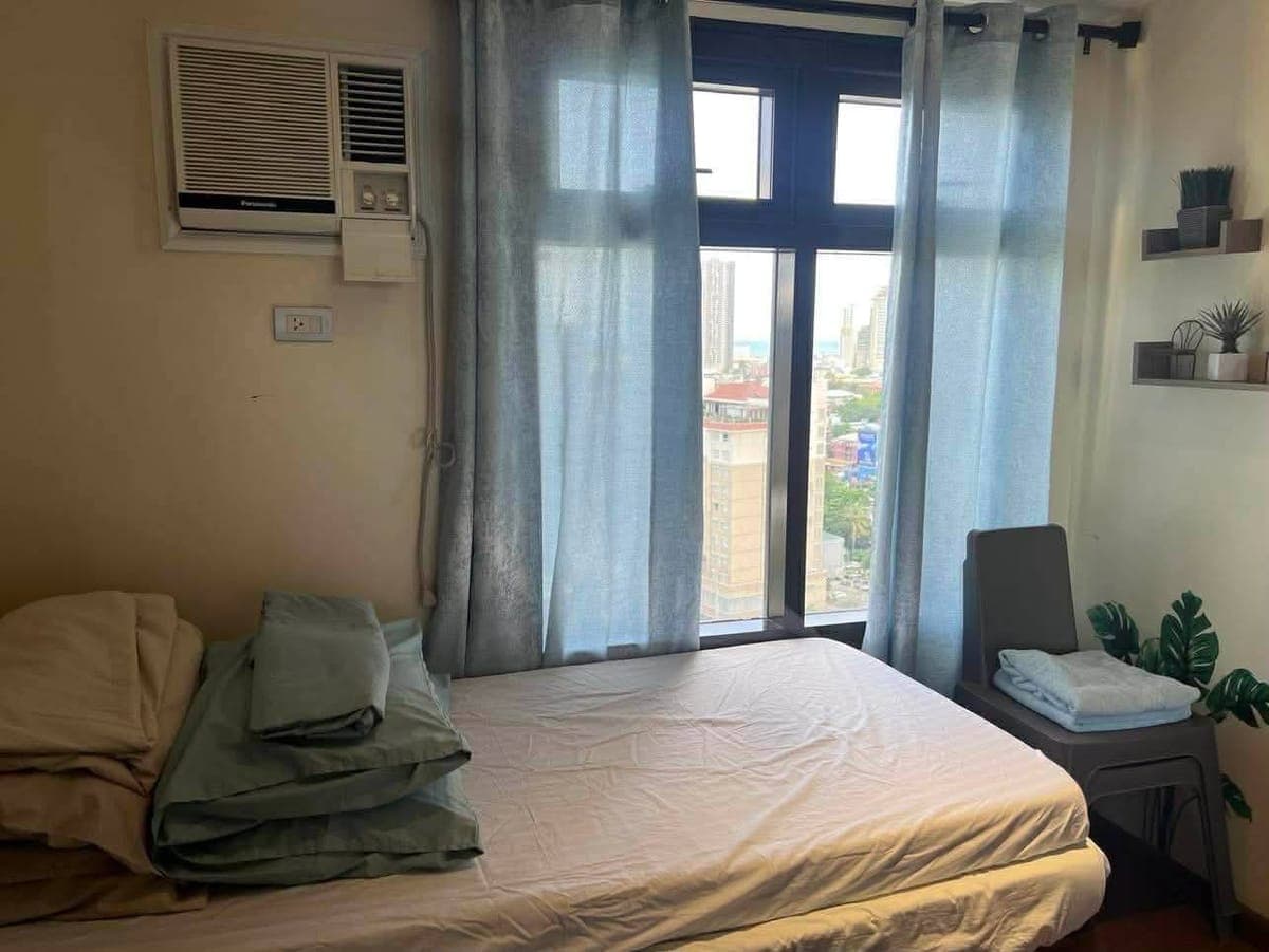 ✨ FOR RENT: 2BR CONDO WITH PARKING ✨ - photo 9