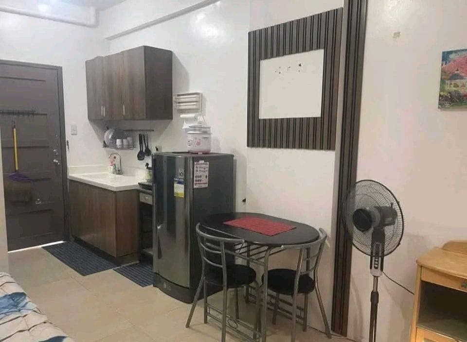 Studio Unit for Rent in Mandaue (Ground Floor) – ₱15,000/month, inclusive of condo dues and internet. Located near CDU. - photo 4
