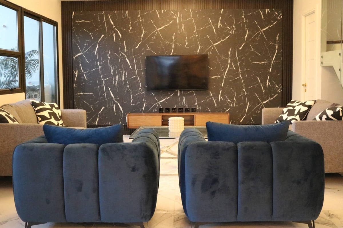 𝙇𝙄𝙑𝙀 𝙒𝙃𝙀𝙍𝙀 𝙀𝙑𝙀𝙍𝙔𝙏𝙃𝙄𝙉𝙂 𝙃𝘼𝙋𝙋𝙀𝙉𝙎. - photo 1