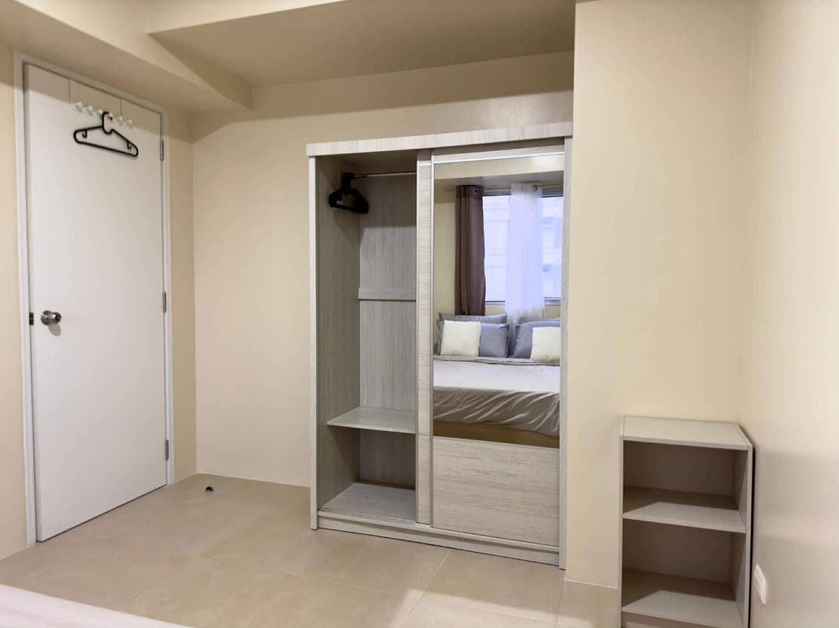 FOR RENT: Fully Furnished 1-Bedroom Condo - photo 6