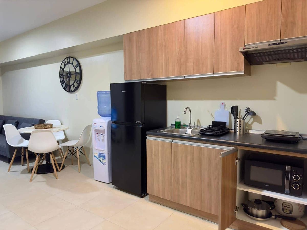 FOR RENT: Fully Furnished 1-Bedroom Condo - photo 8