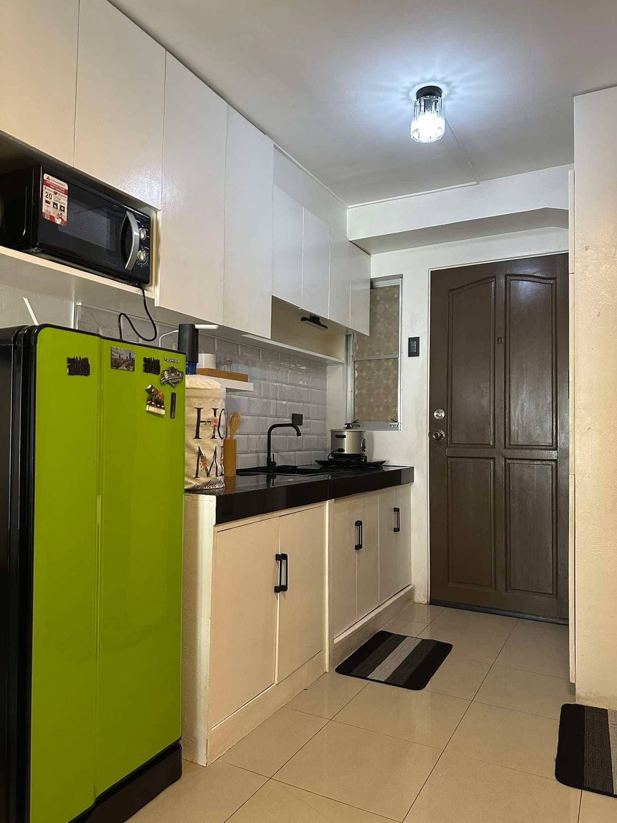 DL-Cozy Modern Minimalist 1-Bedroom Fully Furnished Condo in Urban Deca Homes Tipolo, Building 6 2nd floor - photo 3