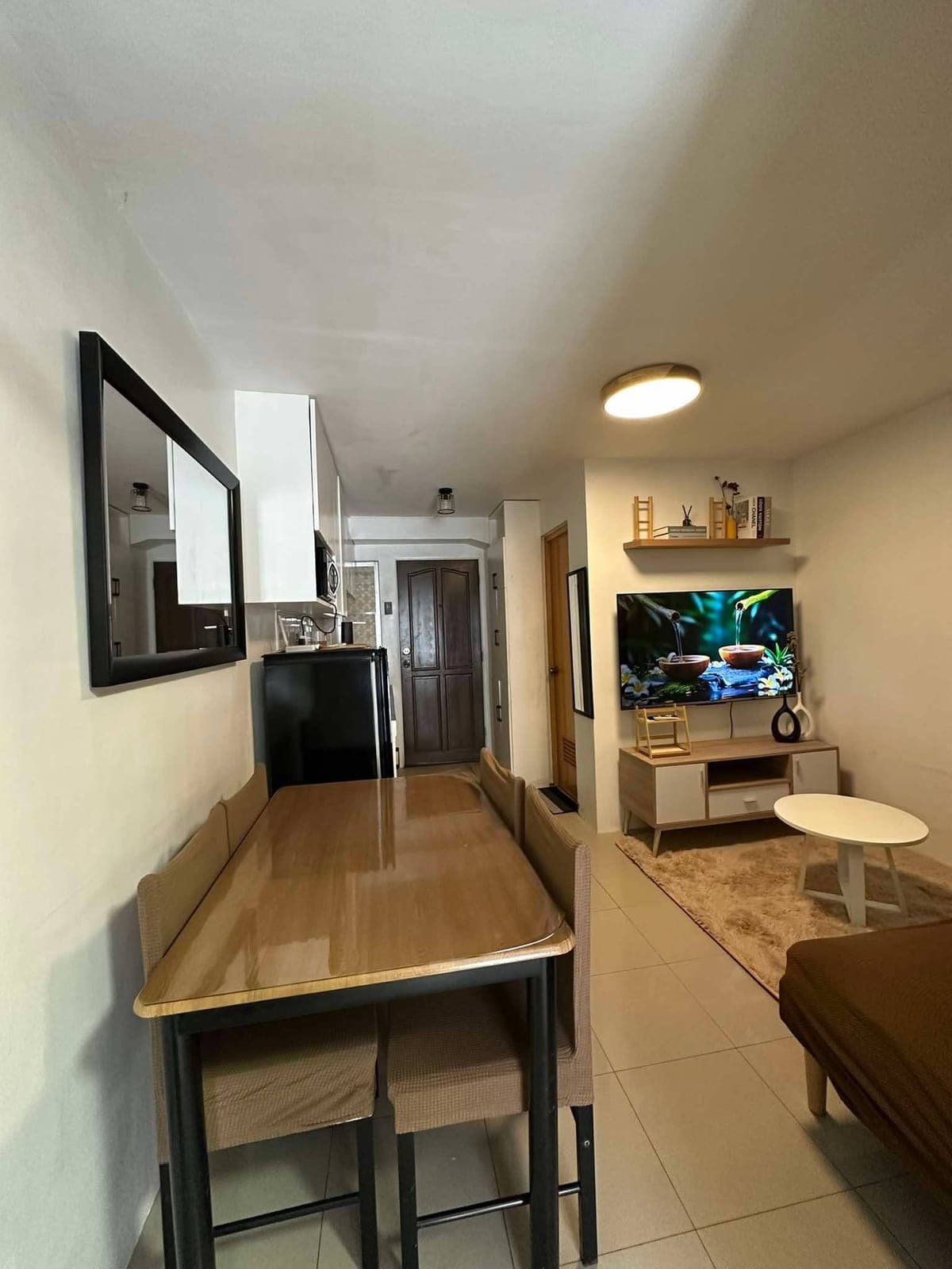 DL-Cozy Modern Minimalist 1-Bedroom Fully Furnished Condo in Urban Deca Homes Tipolo, Building 6 2nd floor - photo 5