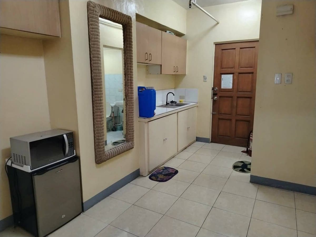 Unit for rent malapit sa station ng Vito cruz - photo 2
