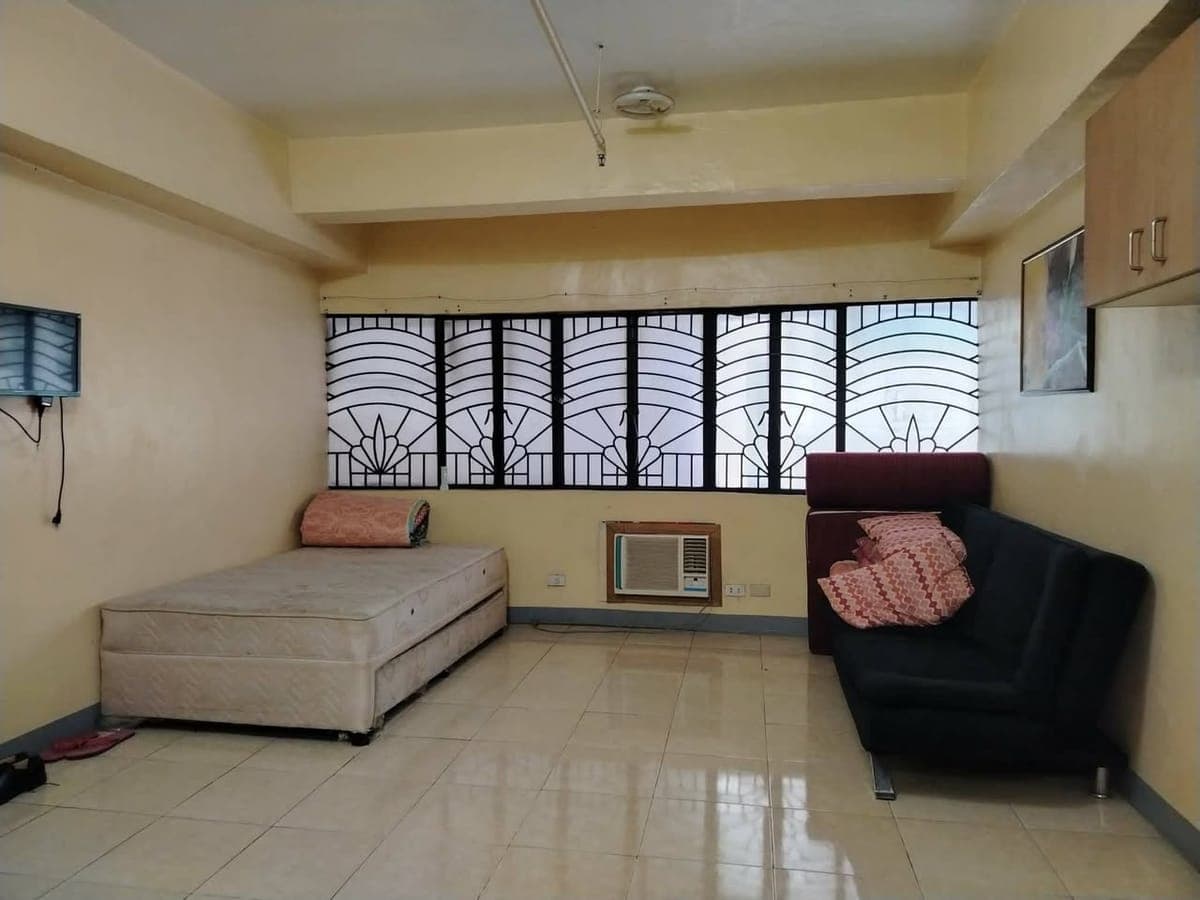 Unit for rent malapit sa station ng Vito cruz - photo 3