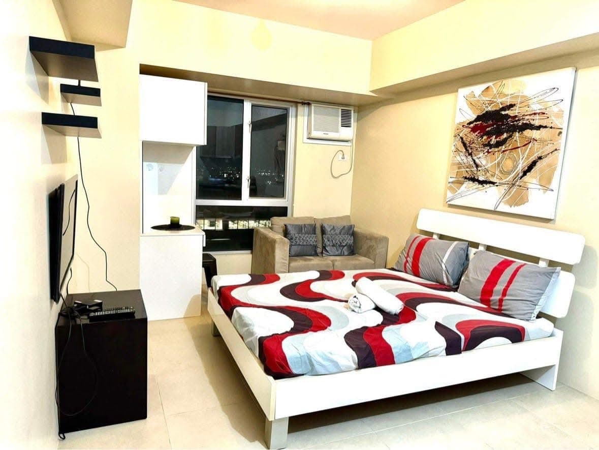 Avida Riala Tower 1- Studio for Rent (Open for Sublease )~ 20k inclusive dues‼️ - photo 1