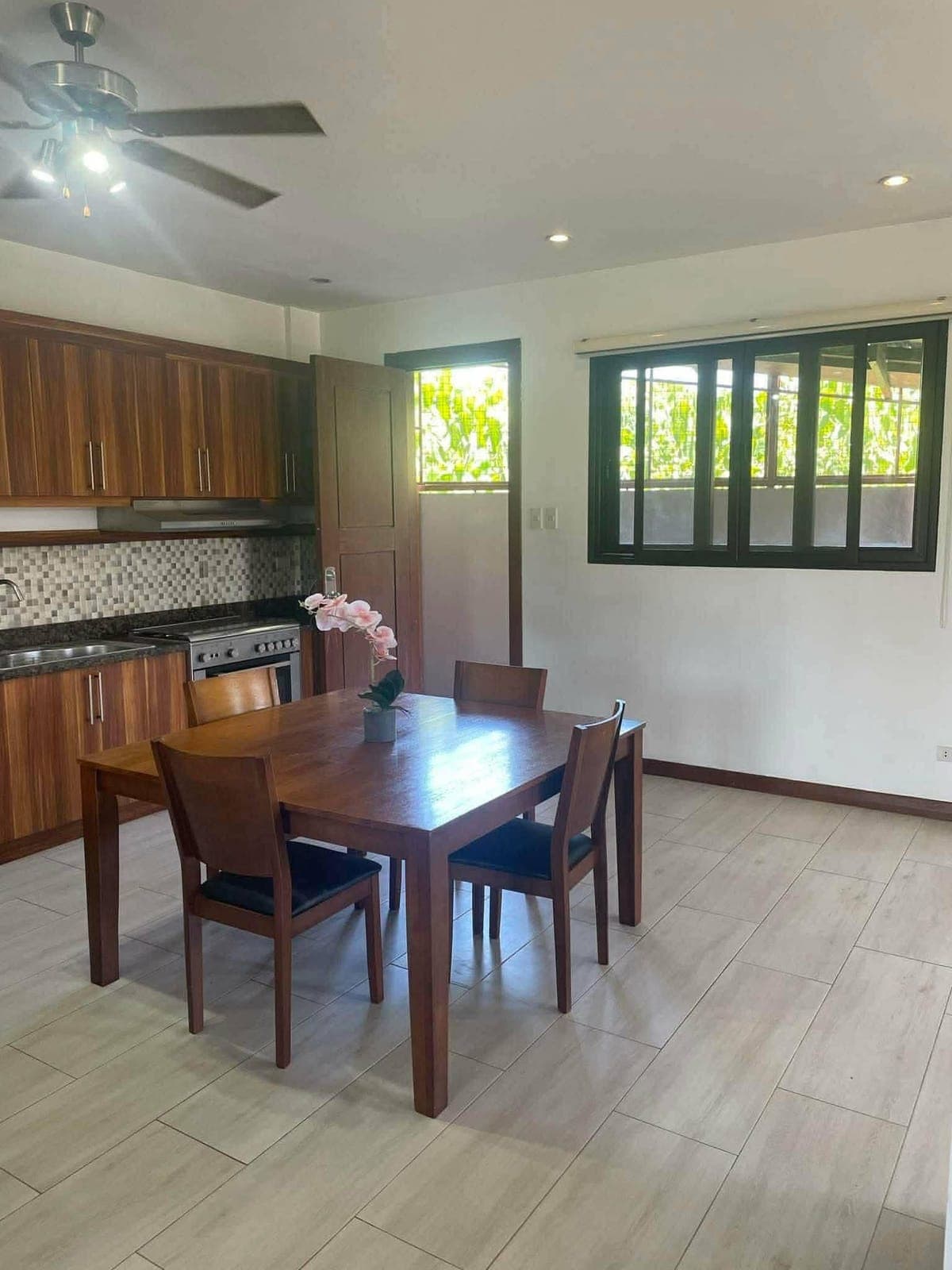 HOUSE FOR RENT IN MACTAN - photo 9